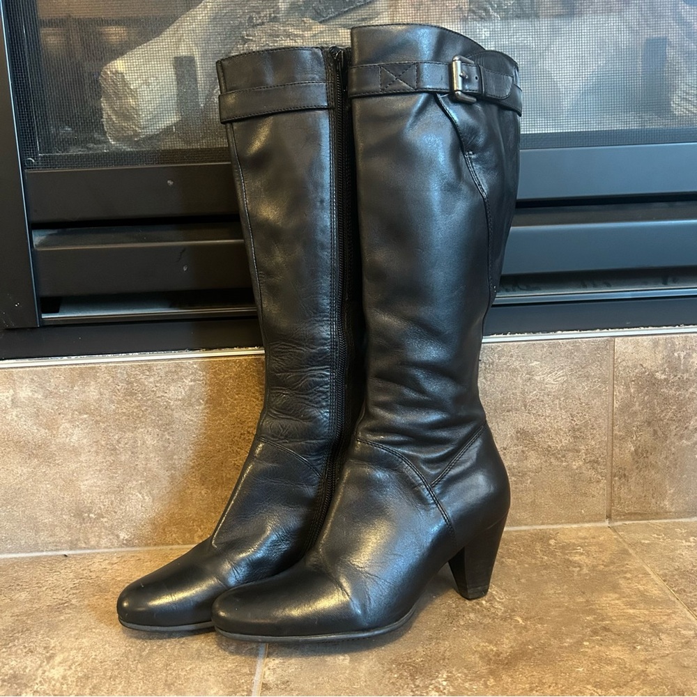ECCO Black Vegan Leather Lined Knee-High Boots. 2.5’ Heel Size 6-6.5 EU 36.